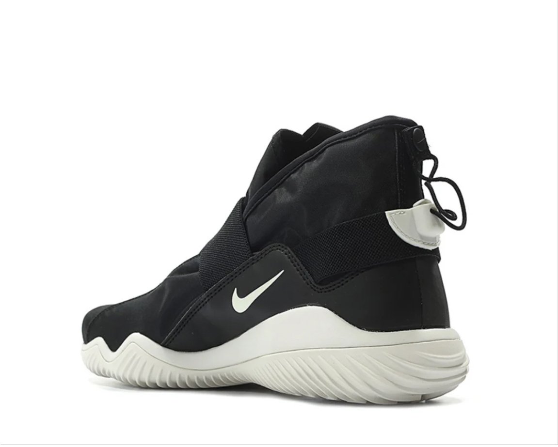 Nike Komyuter High-top Sneakers Zwart