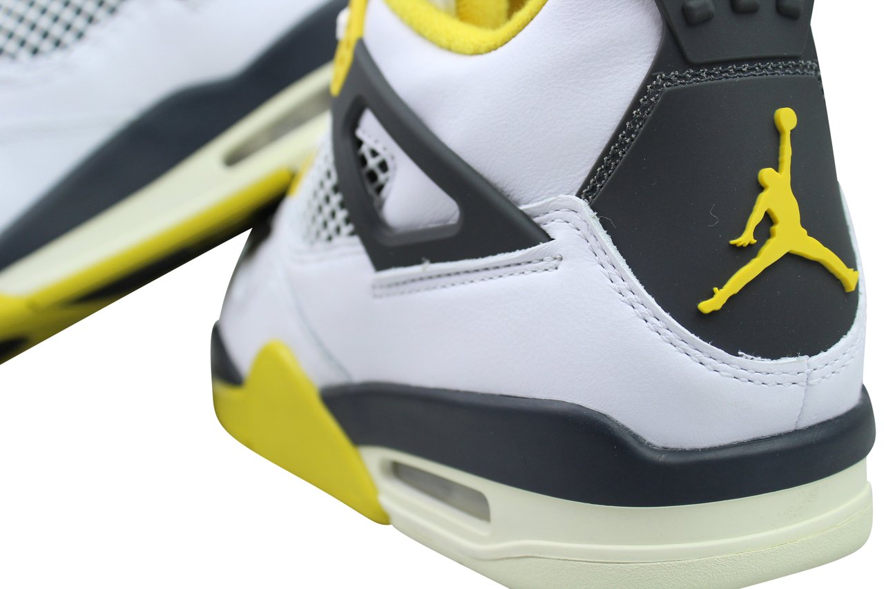 Nike Air Jordan 4 'Vivid Sulfur' Geel