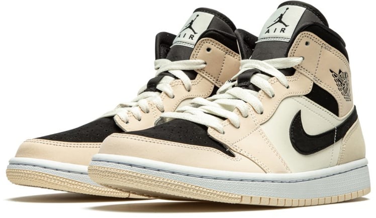 Nike Air Jordan 1 Mid Barely Orange Zwart