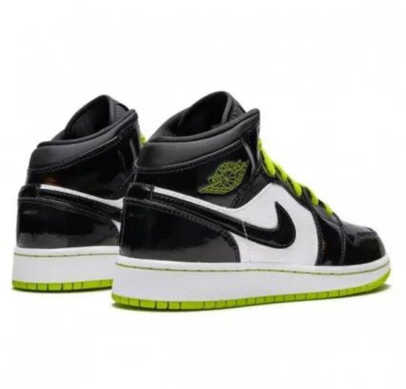 Nike Air Jordan 1 Mid Black Cyber Mystic Green Zwart