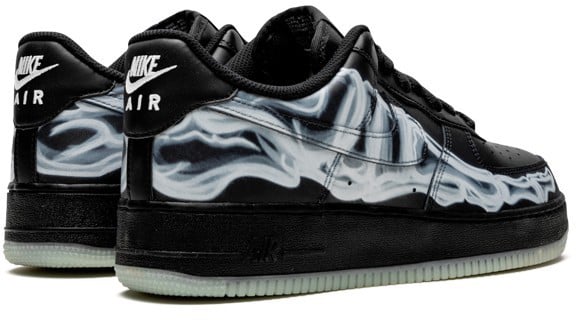 Nike Nike Air Force 1 Low Black Skeleton Halloween 2019 Zwart