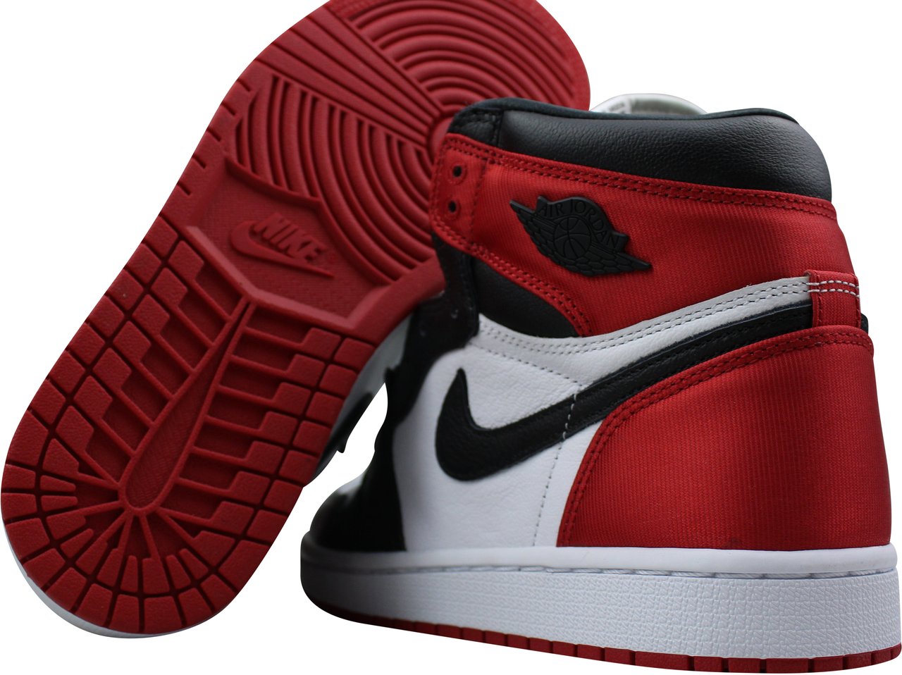 Nike Air Jordan 1 Retro High Satijn 'Zwarte Toe' Zwart