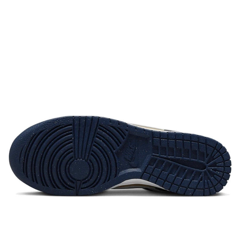 Nike Nike Dunk Low Next Nature Midnight Navy Gold Blauw