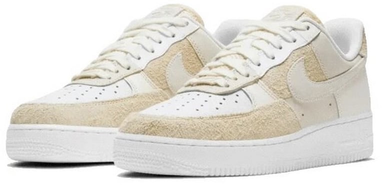 Nike Nike Air Force 1 07 Coconut Milk Wit