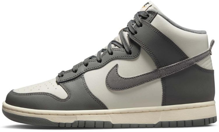 Nike Nike Dunk High Vintage Light Bone Grey Grijs