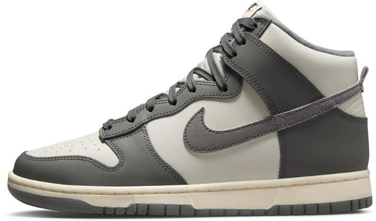Nike Nike Dunk High Vintage Light Bone Grey Grijs