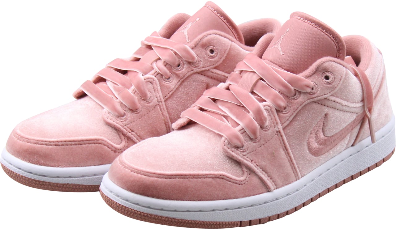 Nike Jordan 1 Low SE 'Pink Velvet' Roze