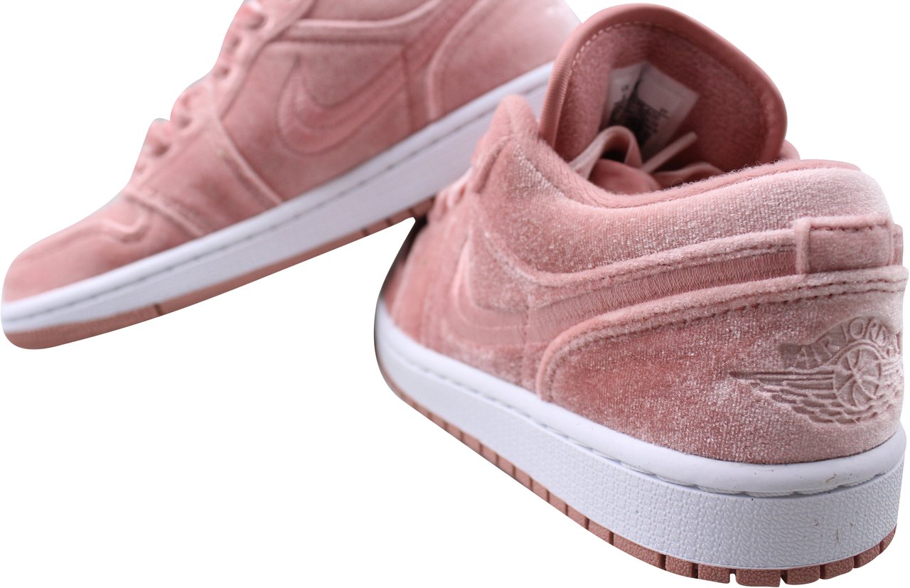 Nike Jordan 1 Low SE 'Pink Velvet' Roze