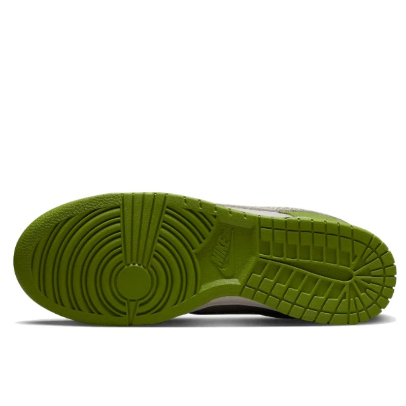 Nike Nike Dunk Low AS Safari Swoosh Chlorophyll Groen