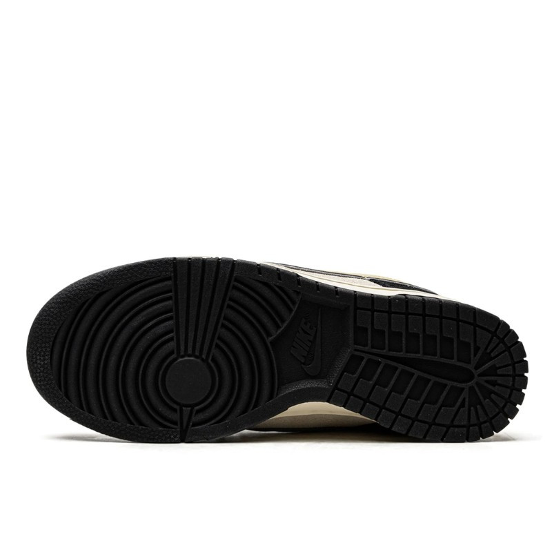 Nike Nike Dunk Low LX Black Team Gold Zwart