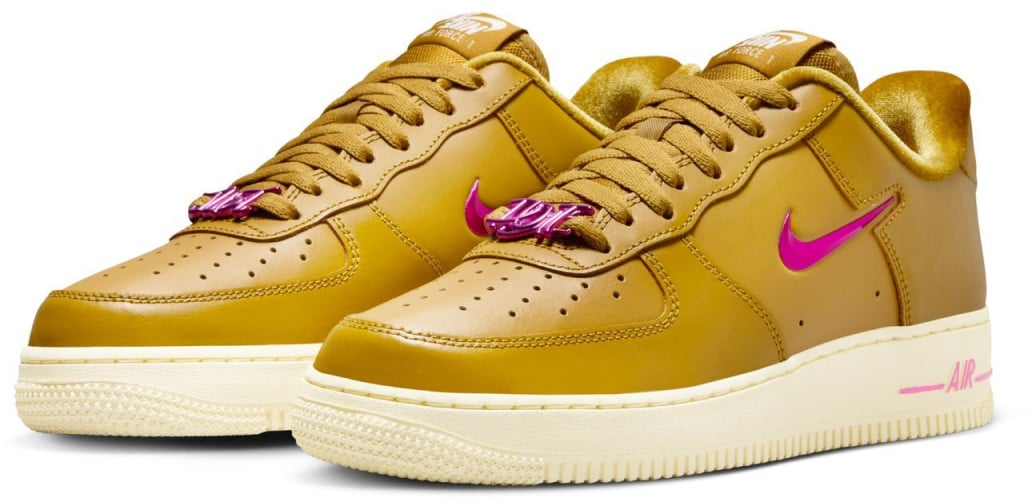Nike Air Force 1 '07 Se Just Do It Sneakers Bruin