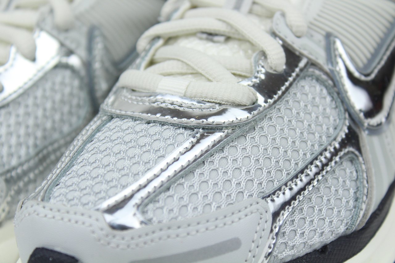 Nike Nike Zoom Vomero 5 'Photon Dust Metallic Silver' (Women's) - (SNEAKERHYPE) Metallic