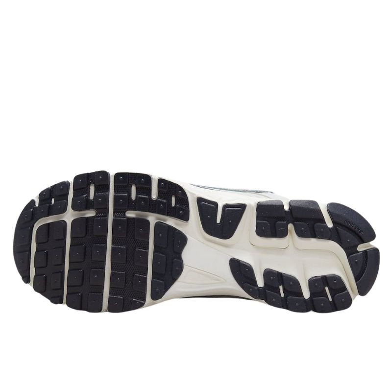 Nike Nike Zoom Vomero 5 Photon Dust Metallic Silver Lichtgrijs