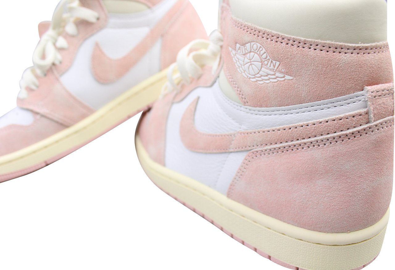 Nike Jordan 1 Retro High OG 'Washed Pink' (Women's) Roze