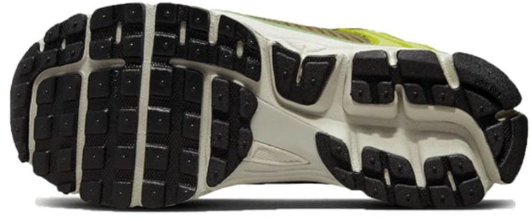 Nike Nike Vomero 5 Olive Flak Volt Geel