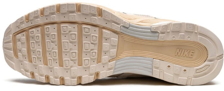 Nike Nike P-6000 Athletic Department Coconut Milk Medium Blue Blauw