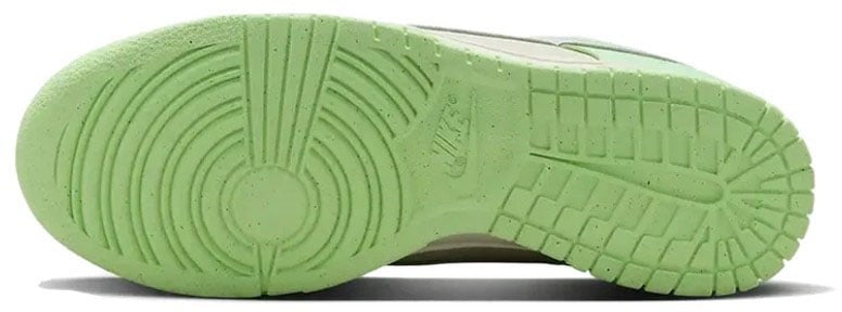 Nike Nike Dunk Low SE Next Nature Sea Glass Groen