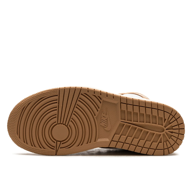 Nike Air Jordan 1 Retro High OG Praline Beige