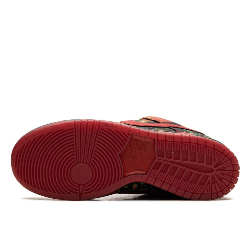 Nike Nike SB Dunk Low The Wizard of Oz Poppy Field Divers