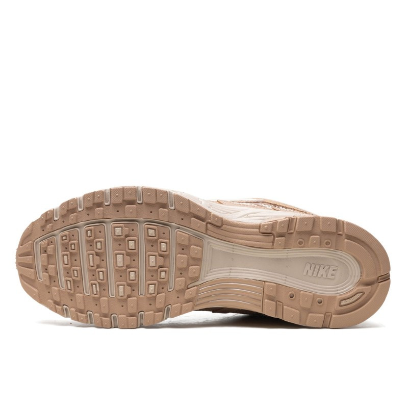 Nike Nike P-6000 Chanvre Premium Beige