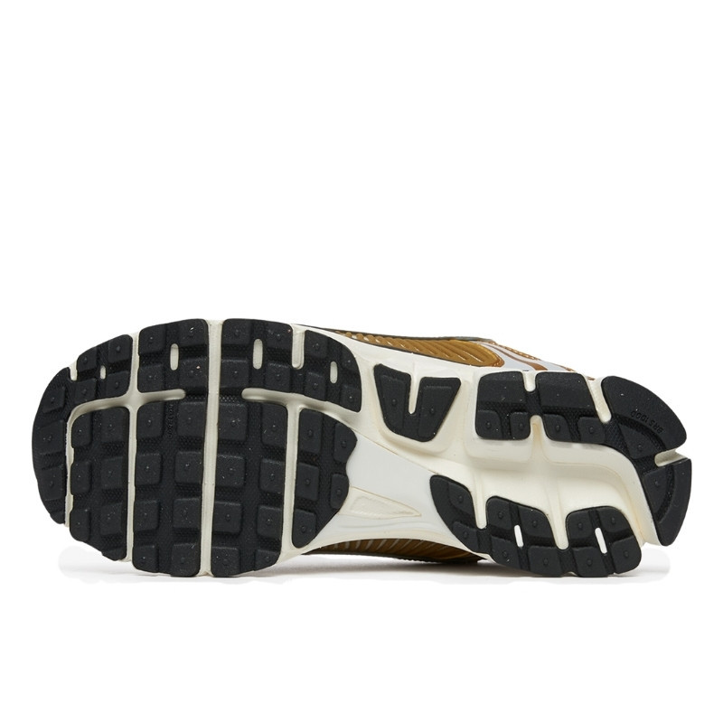 Nike Nike Zoom Vomero 5 Metallic Gold Goud