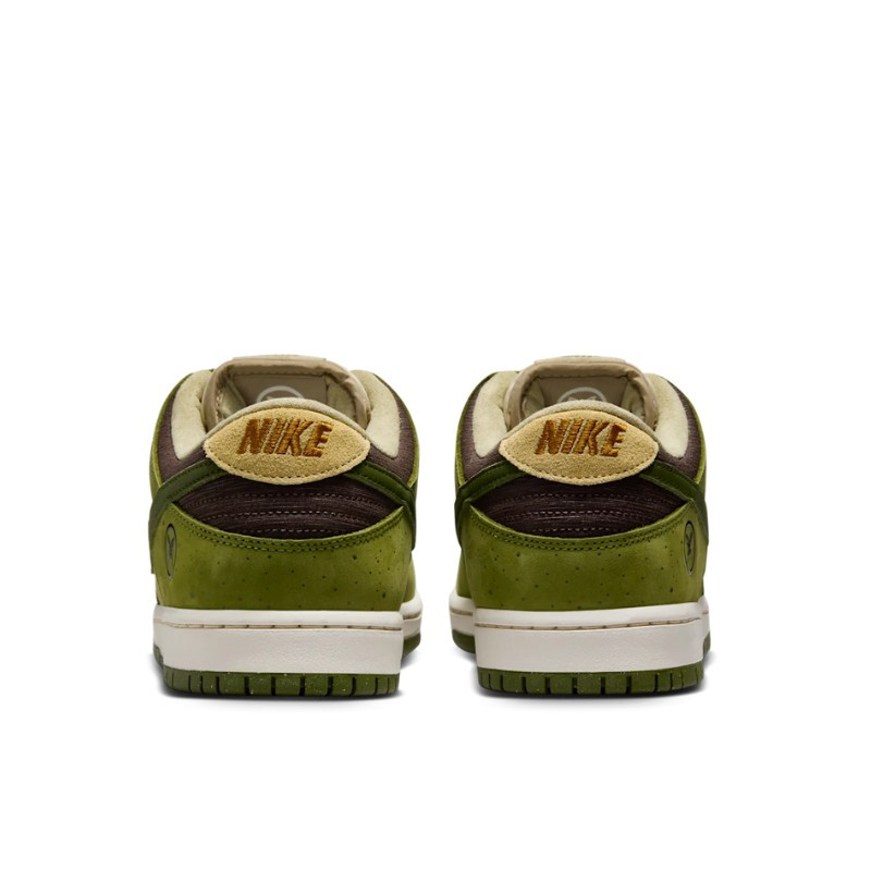 Nike Nike SB Dunk Low Yuto Horigome Matcha Zwart