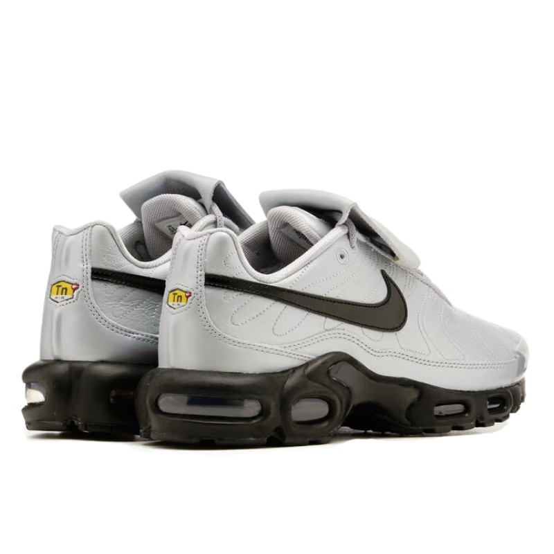Nike Nike Air Max Plus Tiempo Wolf Grey Black Grijs