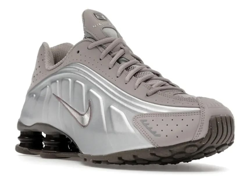 Nike Shox R4 Cave Stone Bruin