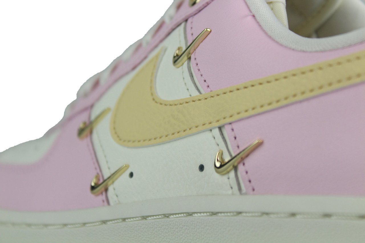 Nike Nike Air Force 1 '07 LX 'Pink Foam' (Women's) Roze