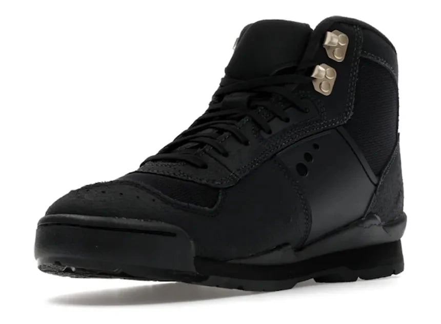 Nike Baltoro Black Metallic Gold Wit