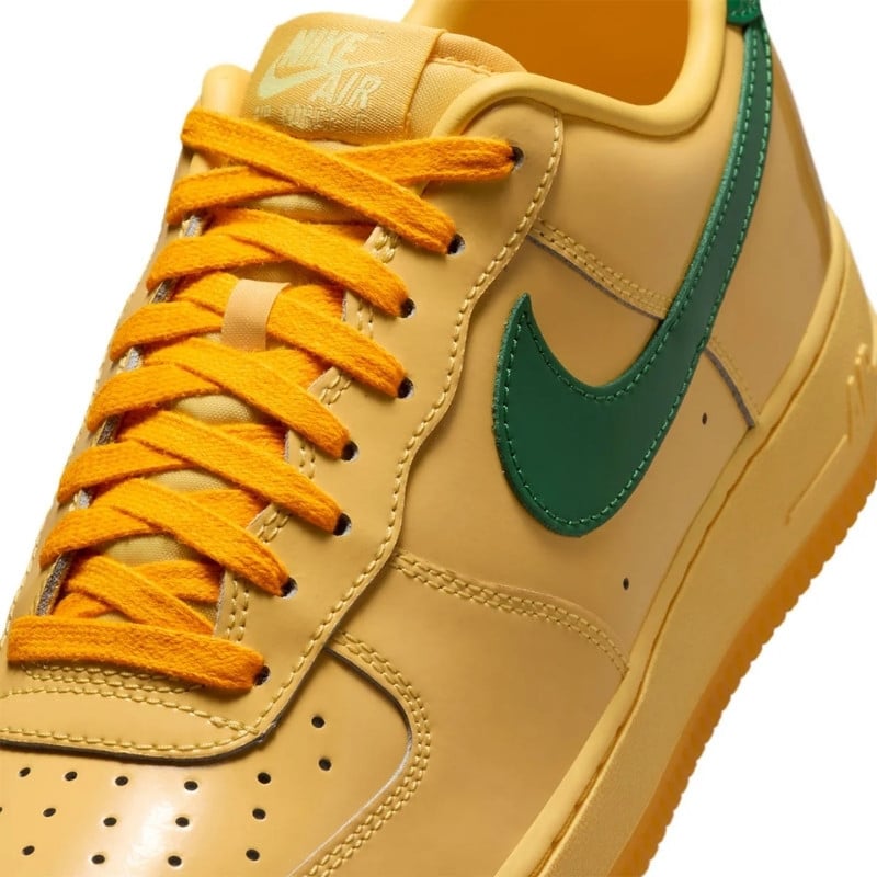 Nike Nike Air Force 1 Low Patent Leather Topaz Gold Pine Green Geel