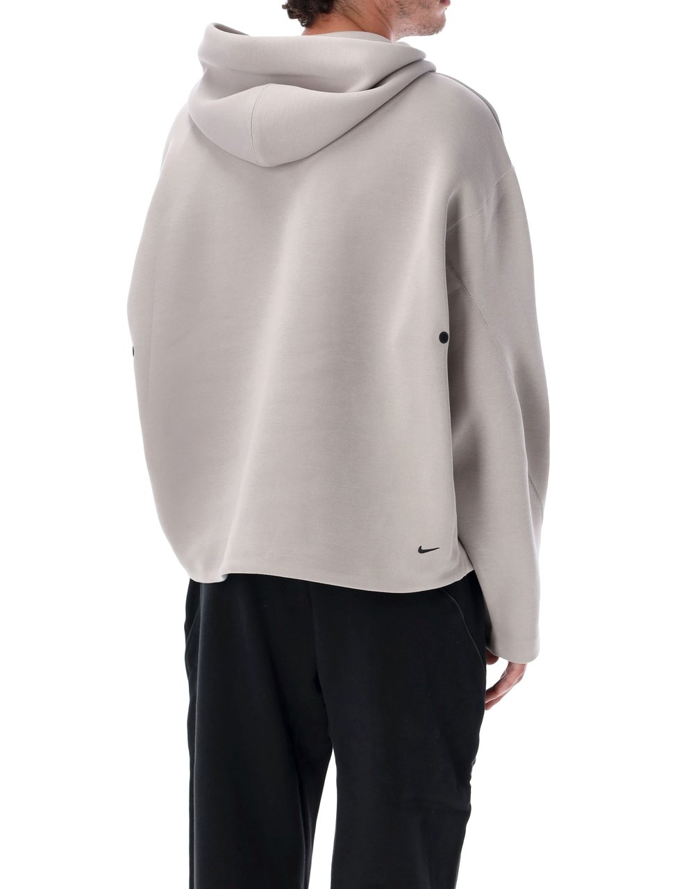 Nike Structured Fit Hoodie with Zip Detail and Modern Silhouette Grijs