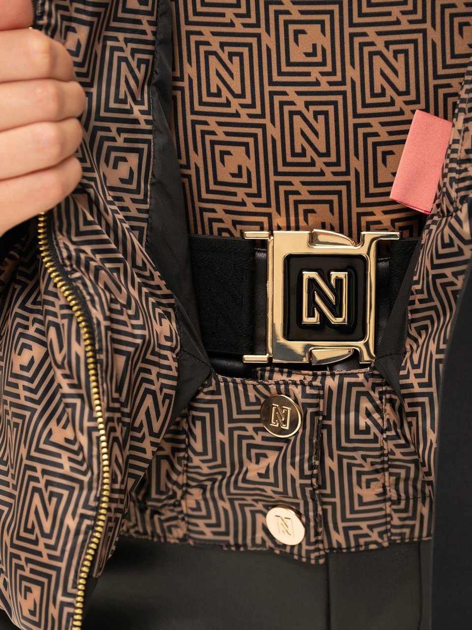 Nikkie Newport Logo Ski Jas Beige