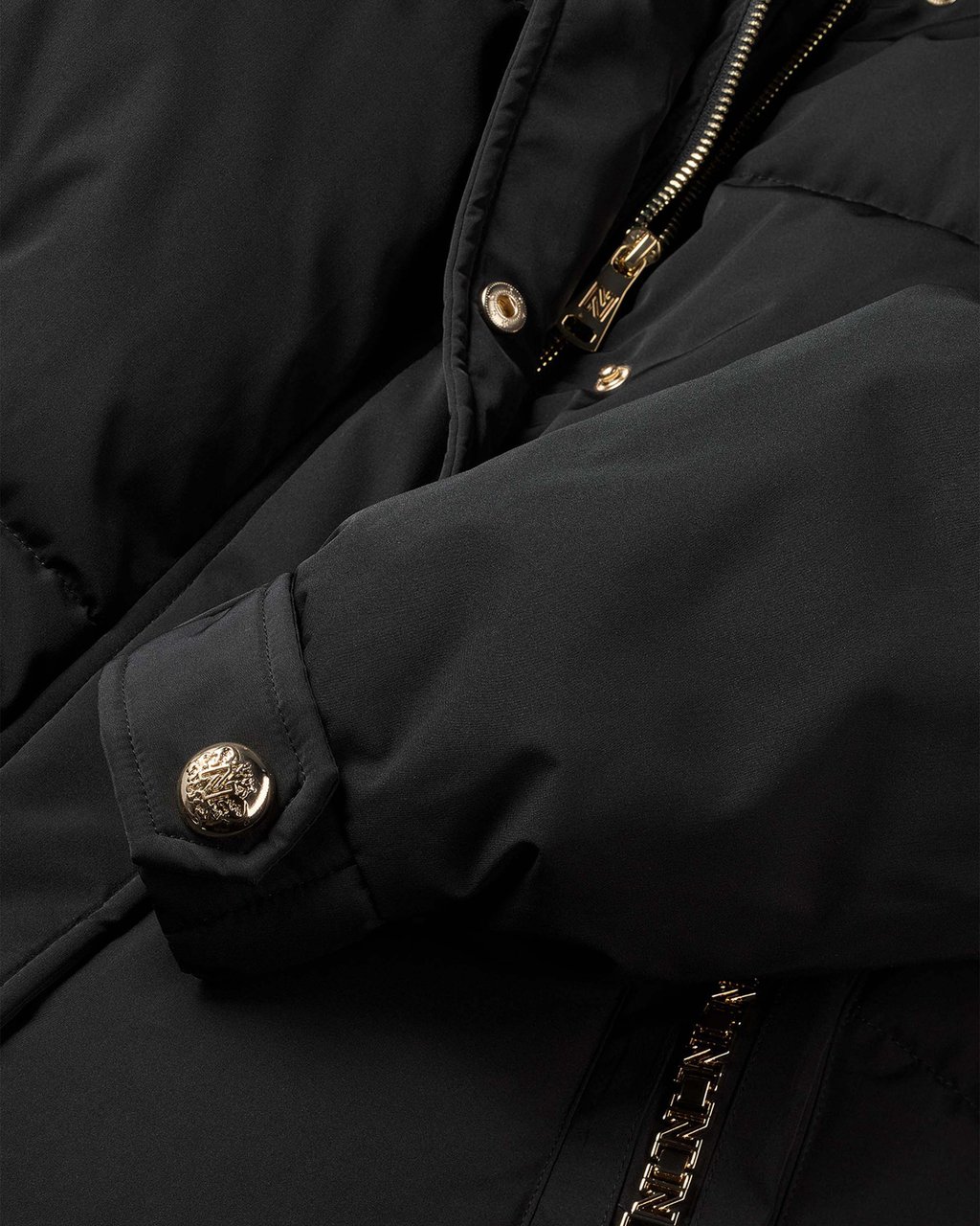 Nikkie Leeds Korte Puffer Jas Zwart