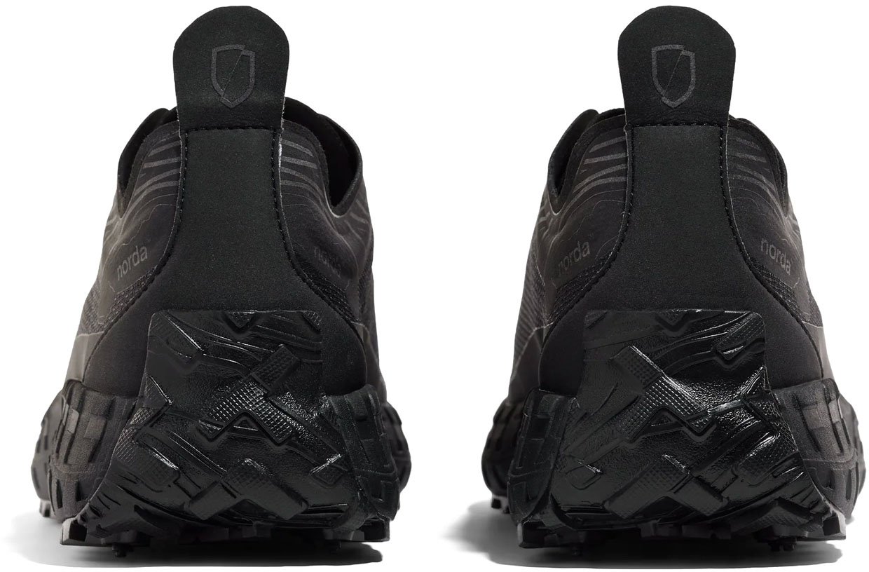 Norda Sneakers Stealth Black Zwart