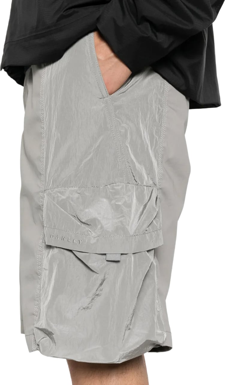 Oakley Reserve Momento Cargo Short Cement Groen