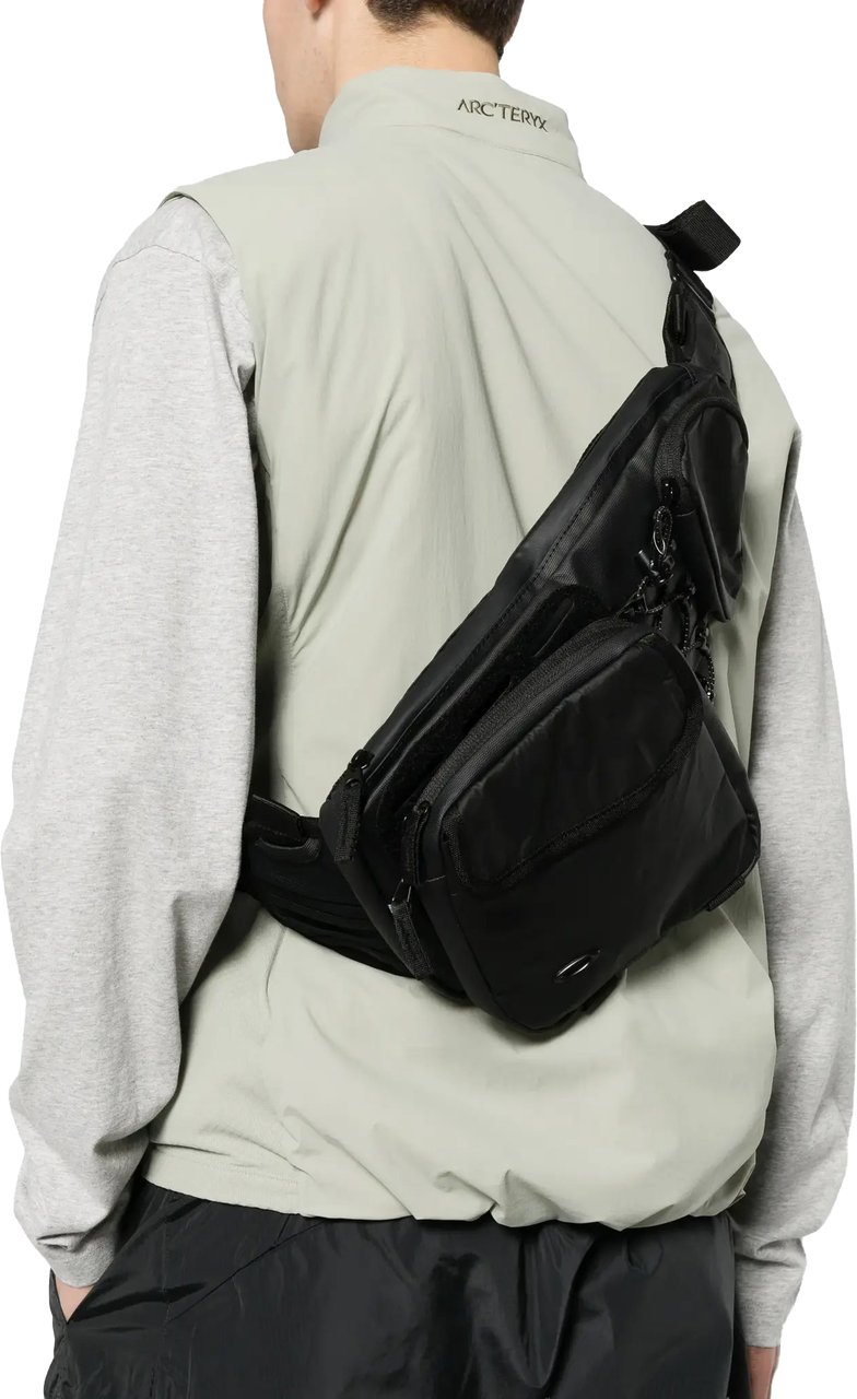 Oakley Latitude Flex Belt Bag Blackout Zwart