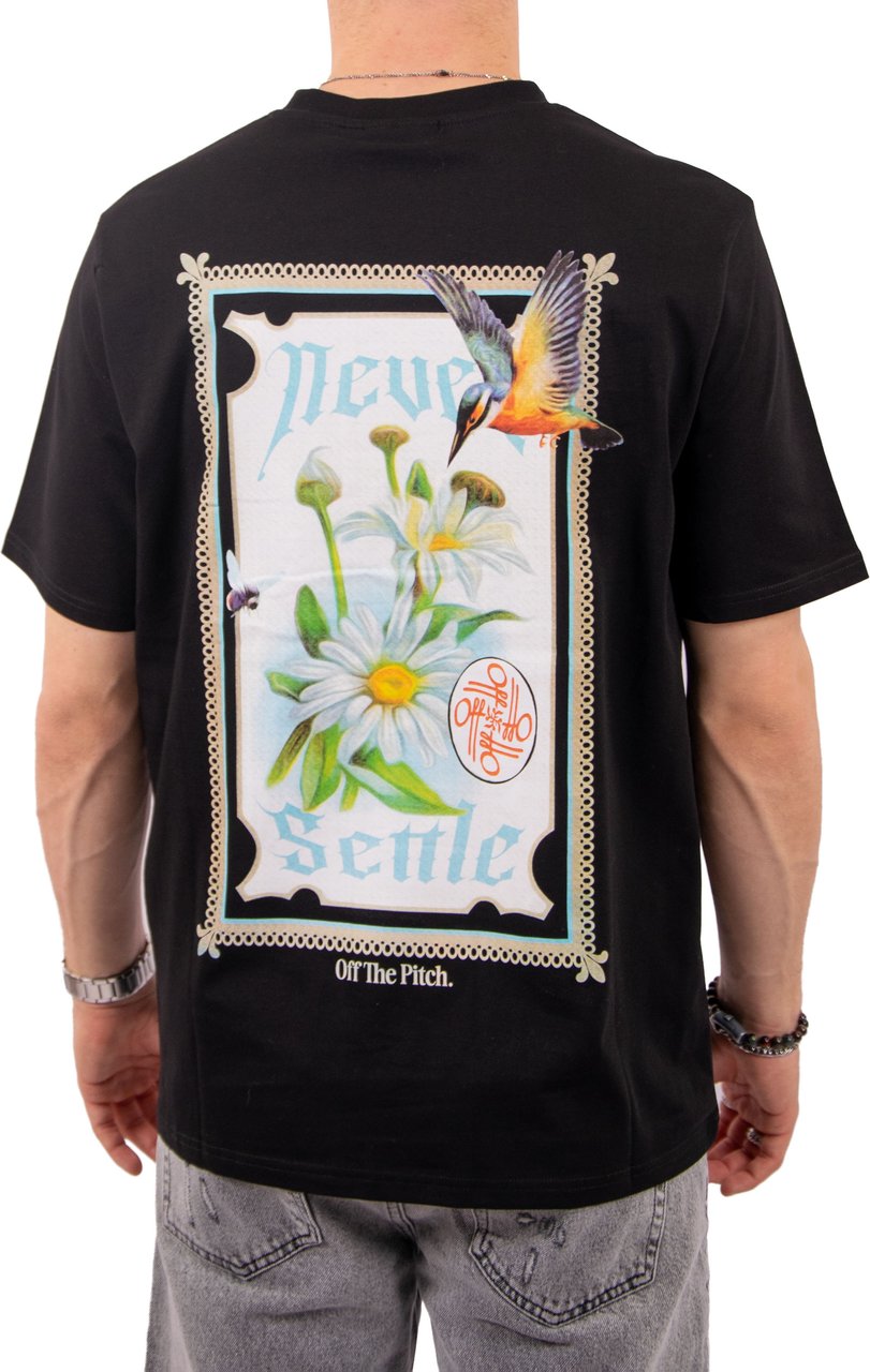 OFF THE PITCH Never Settle Regular Fit Tee Zwart