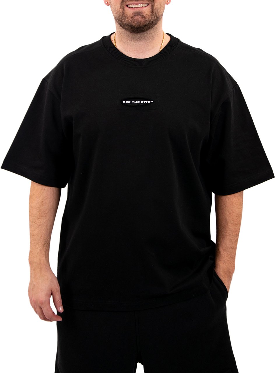 OFF THE PITCH Sage Loose Fit Tee Zwart