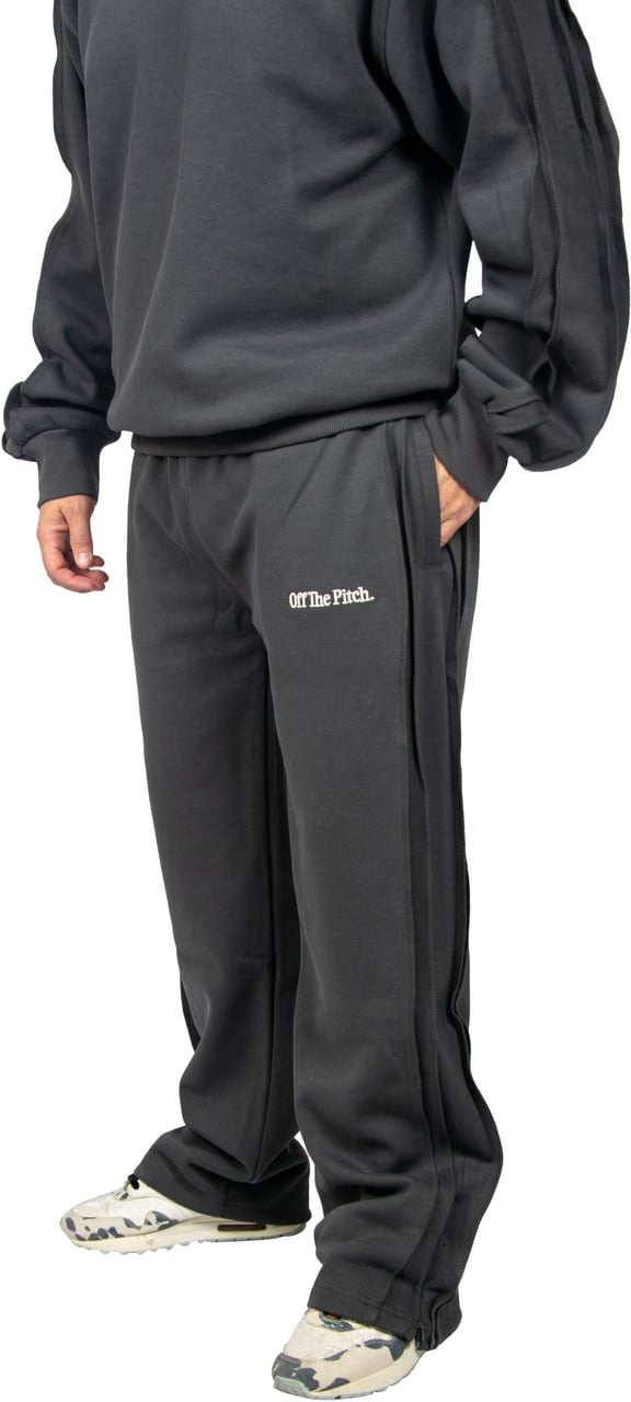 OFF THE PITCH OFF THE PITCH Raw Edge Panel Pants Grijs
