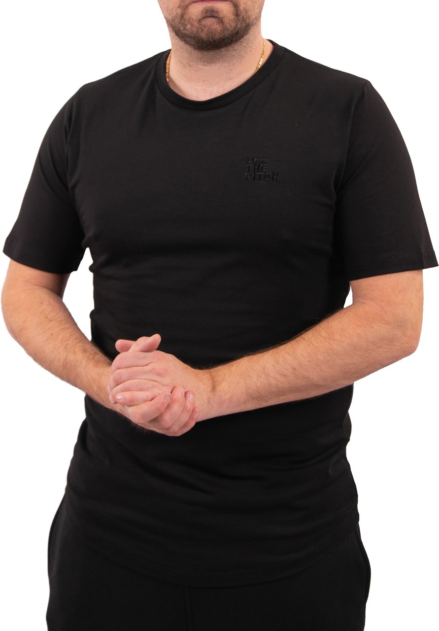 OFF THE PITCH OFF THE PITCH Blossom Slim Fit Tee Zwart