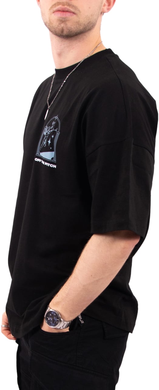 OFF THE PITCH Passage Oversized Fit Tee Zwart