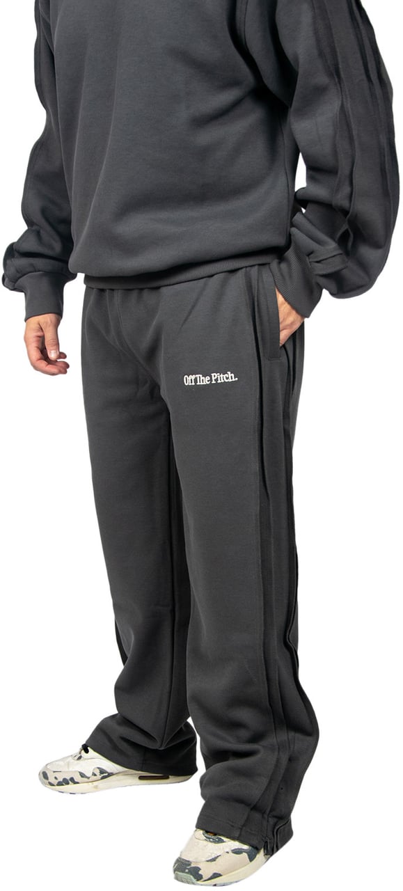 OFF THE PITCH Raw Edge Panel Pants Grijs