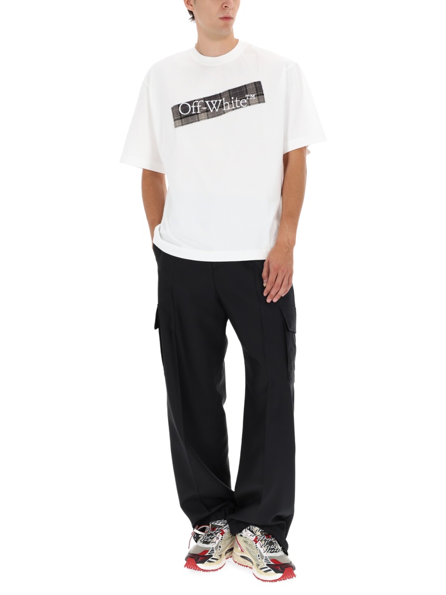 OFF-WHITE T-SHIRT WITH LOGO Wit