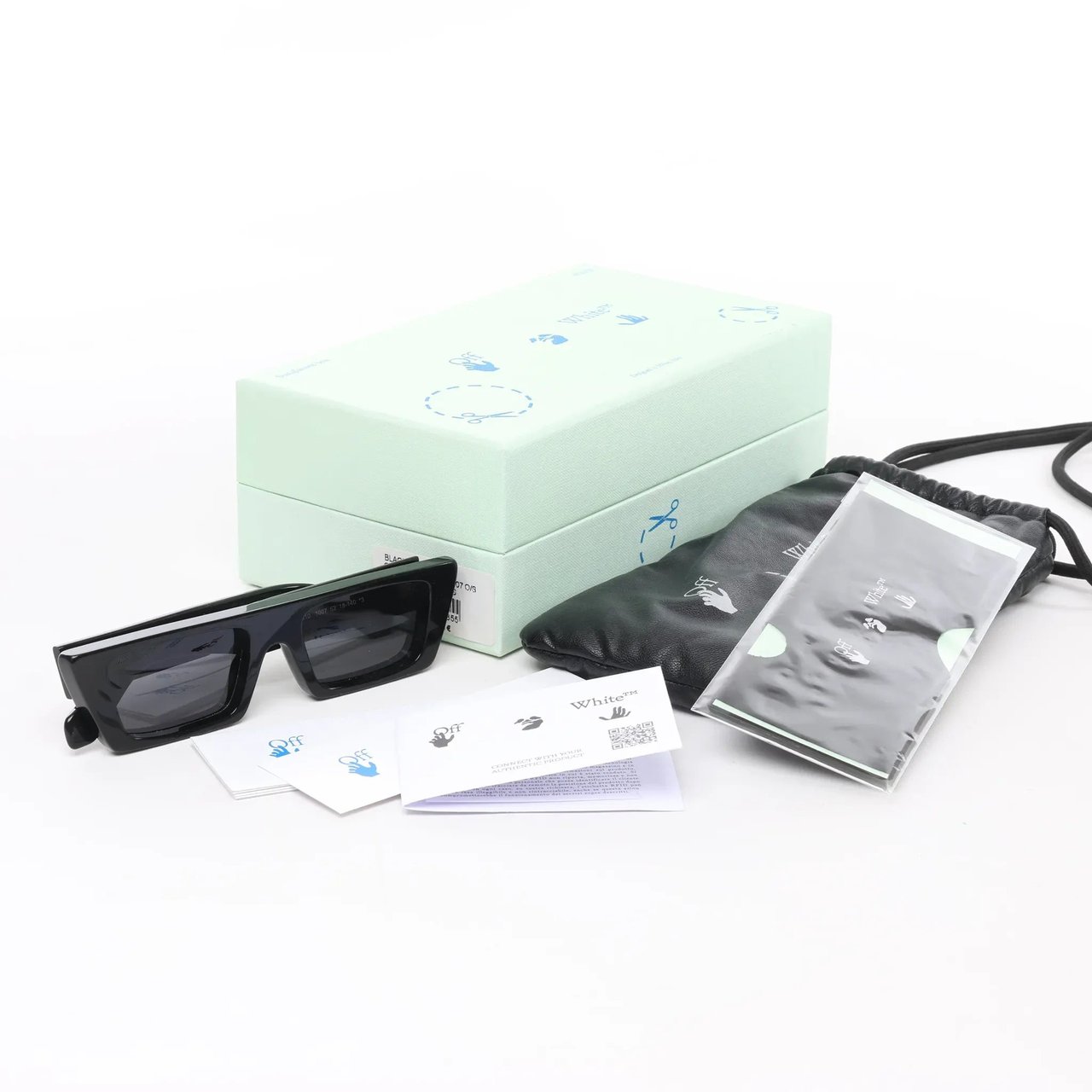 OFF-WHITE Off White Manchester Sunglasses in Black OERI010 Zwart