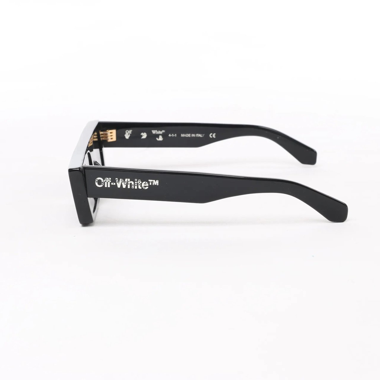 OFF-WHITE Off White Manchester Sunglasses in Black OERI010 Zwart