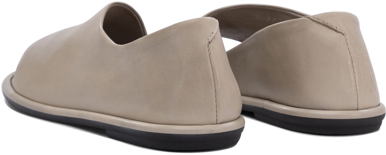 Officine Generale "Mienne 102" Slippers Zwart
