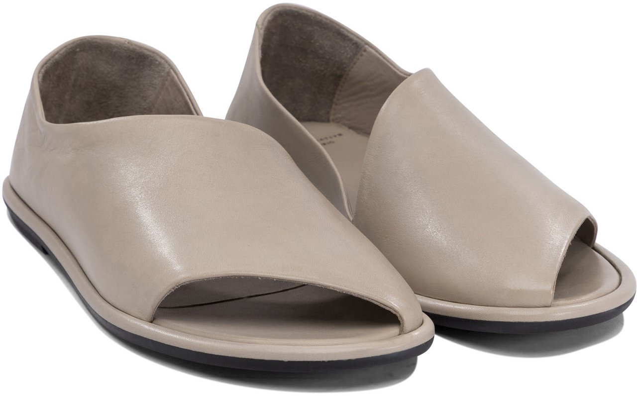 Officine Generale "Mienne 102" Slippers Zwart