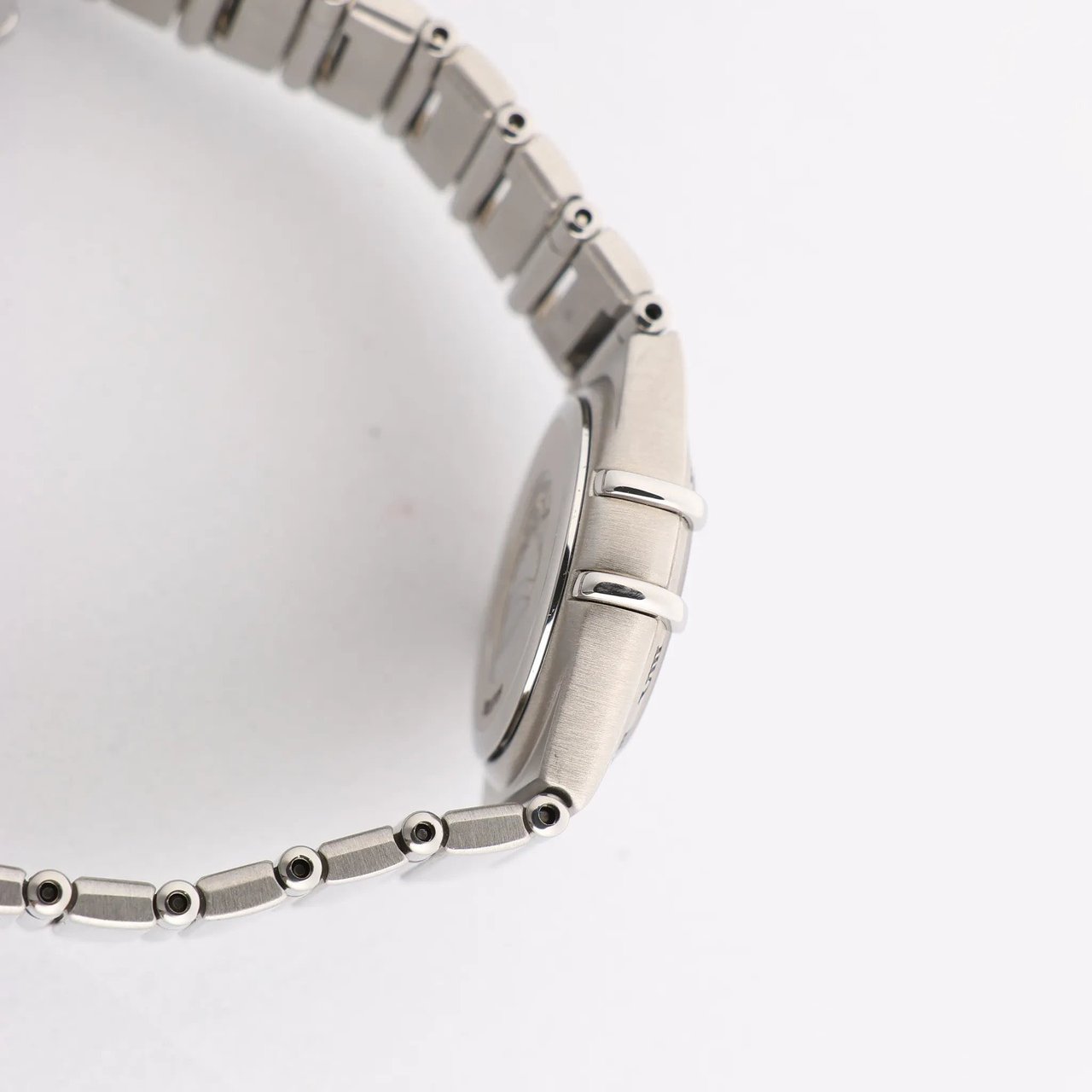 Omega Omega Constellation 1562.30.00 SS QZ Watch with White Dial Divers