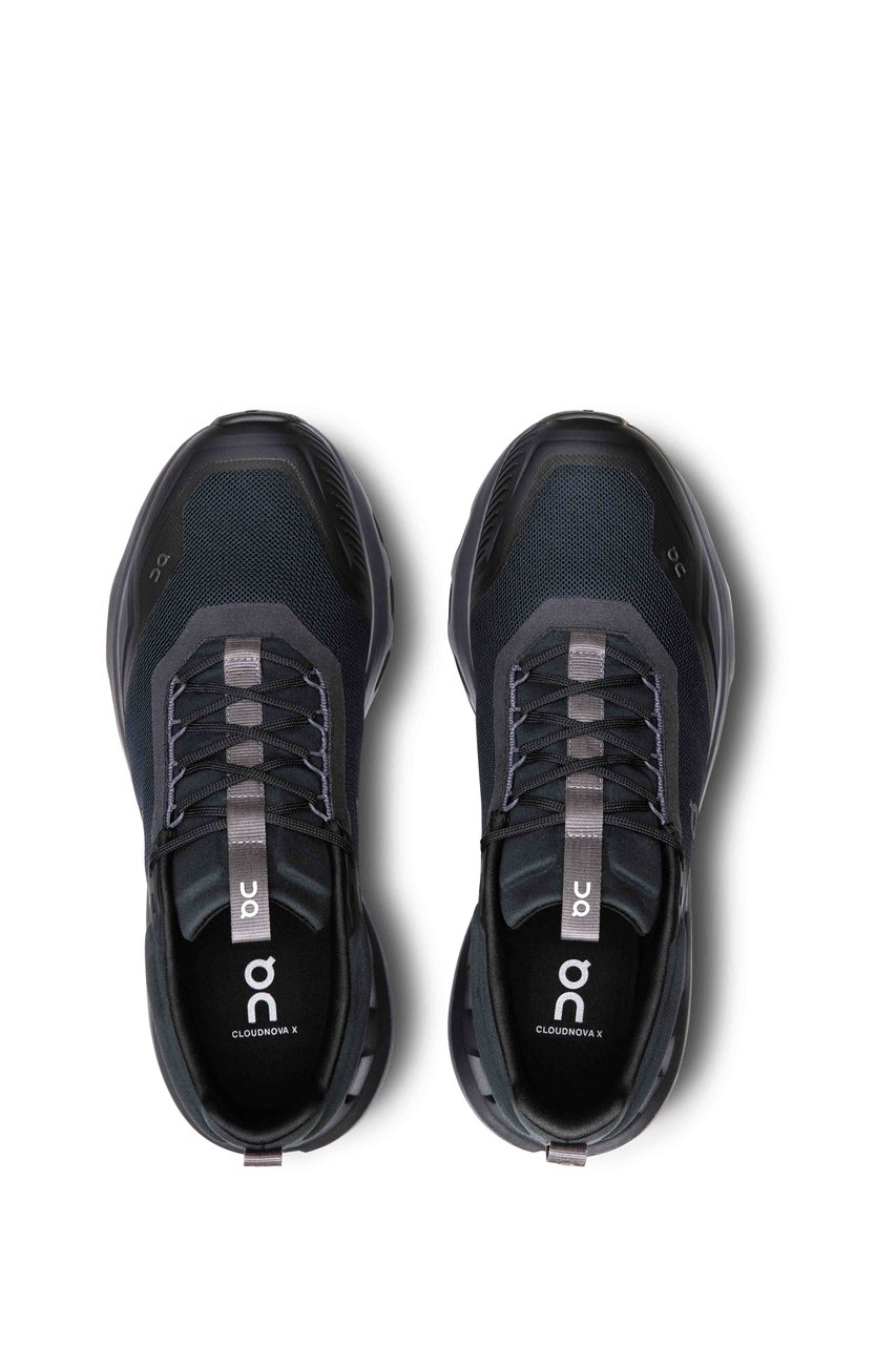ON Cloudnova X Sneakers Zwart